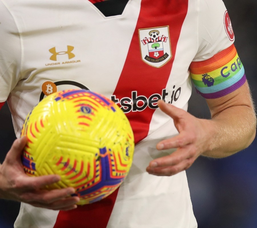 Premier liga prekinula suradnju s LGBTQ+ organizacijom. Ukidaju se vrpce duginih boja