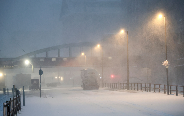 Zbog snijega ne voze vlakovi na sjeveru Njemačke