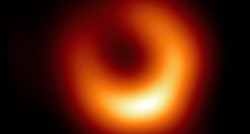 FOTO Objavljena nova fotografija supermasivne crne rupe M87*
