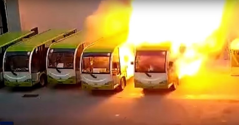 VIDEO Zapalio se električni autobus, a onda je krenula lančana reakcija