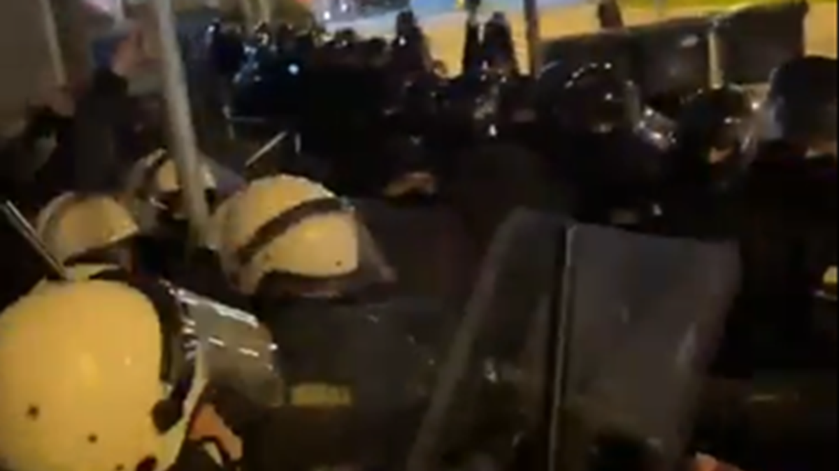 Policija u Novom Sadu pendrecima tukla studente, pogledajte snimke