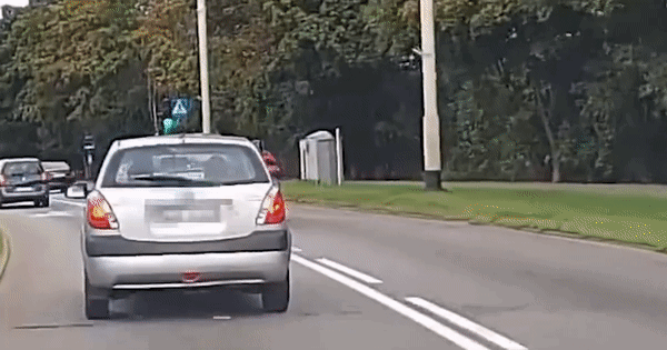 VIDEO BMW-om srušio skuter i nastavio voziti. Zaustavili su ga