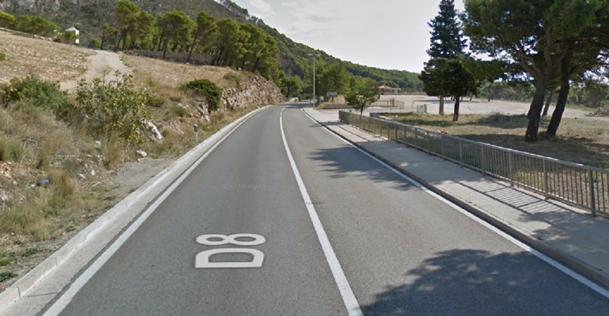 Zatvorena cesta kod Makarske, sudarili se motocikl i auto