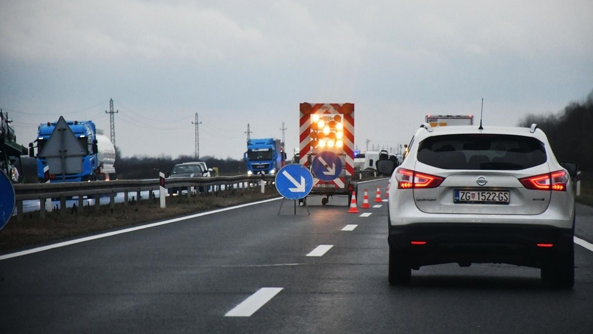 Na autocesti A7 naletio na divljač, vozi se uz ograničenje brzine