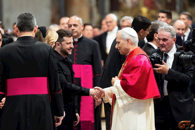 Meloni: Papa mi je rekao da je spreman biti domaćin mirovnih pregovora o Ukrajini