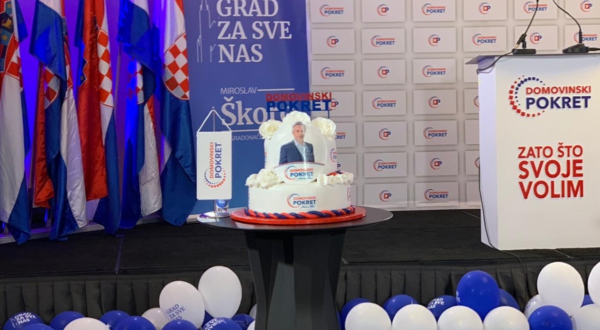Škoro u stožeru izložio tortu sa svojim likom