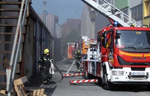 Planula tiskara na Trešnjevci, vatrogasci požar stavili pod nadzor