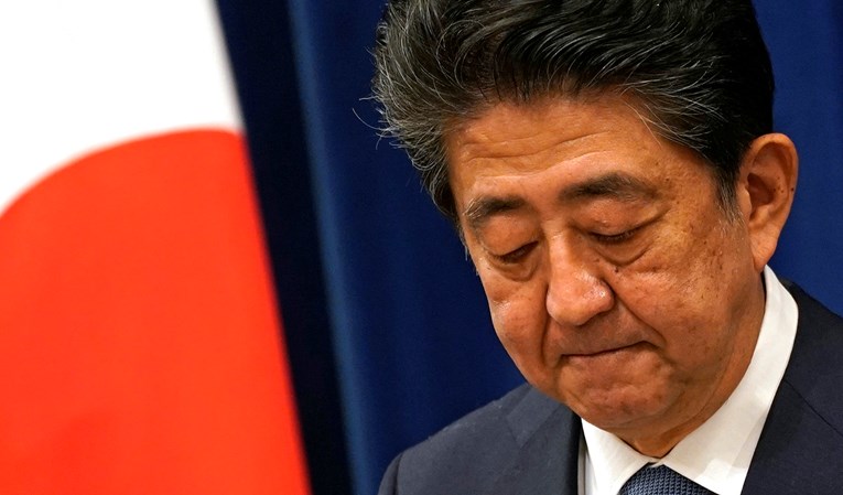 Japanski premijer danas je iznenada dao ostavku. Tko je on?
