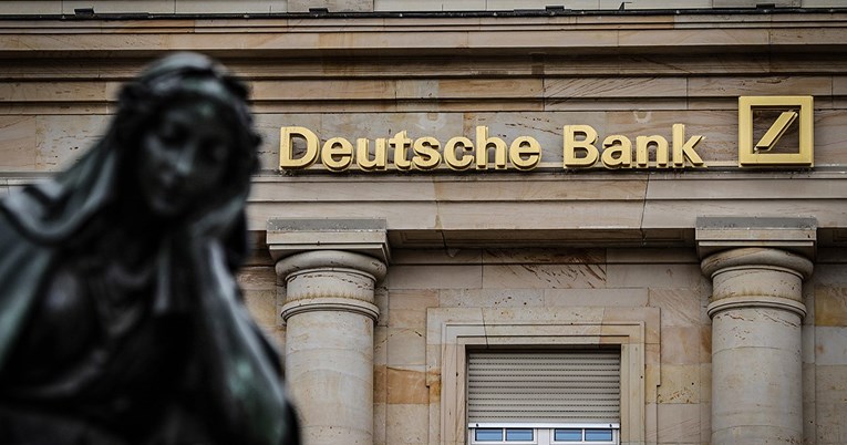 Deutsche Bank u problemima, naglo narastao rizik od bankrota. Investitori paničare