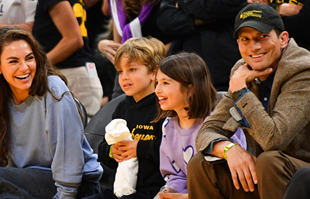 Mila Kunis i Ashton Kutcher snimljeni u rijetkom izlasku sa svojom djecom
