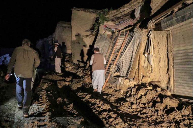 Razoran potres ubio tisuće ljudi u Afganistanu, talibani traže međunarodnu pomoć