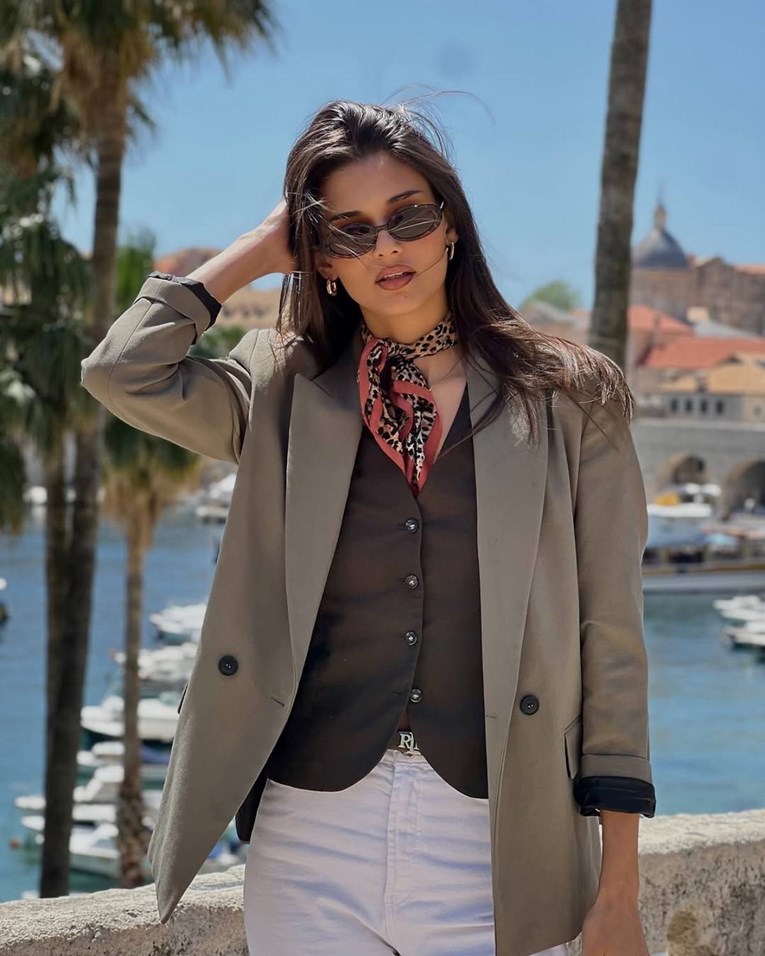 Zaručila se Laura Gnjatović