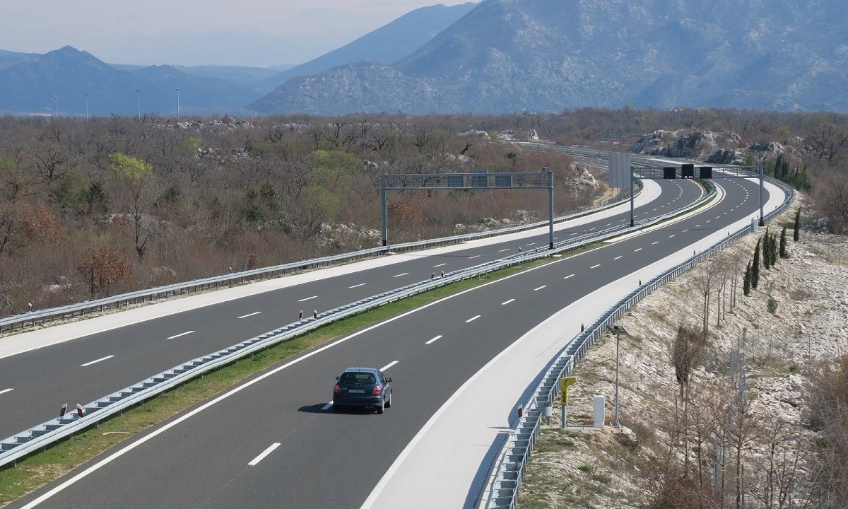 HAK: Vozite Oprezno. Na A3 Je Uočen Pas, Na A7 Se Vozi Sporije Zbog ...