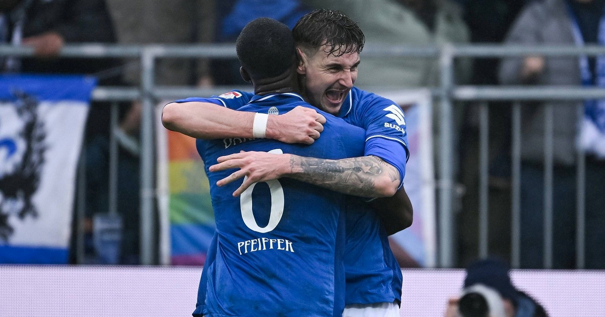 VIDEO Ubojiti hrvatski branič vodi klub prema Bundesligi. Sad je zabio iz slobodnjaka