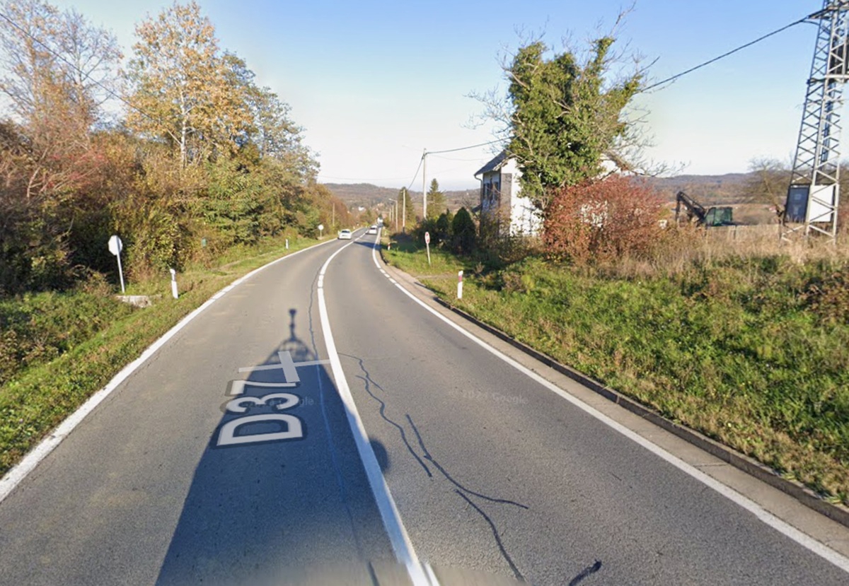 Vozač kod Petrinje zaustavljen bez dozvole i s 3 promila. Policija mu oduzela auto