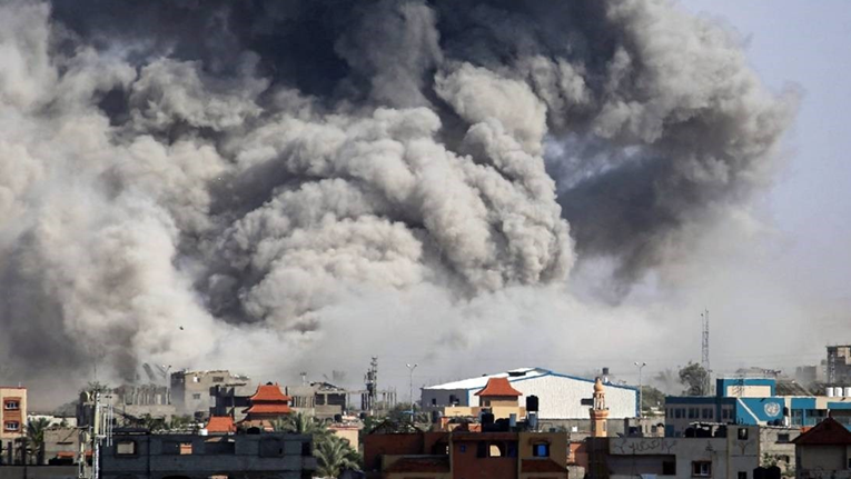 Izrael pojačao zračne napade na Rafah, tenkovima se probijaju na sjeveru Gaze