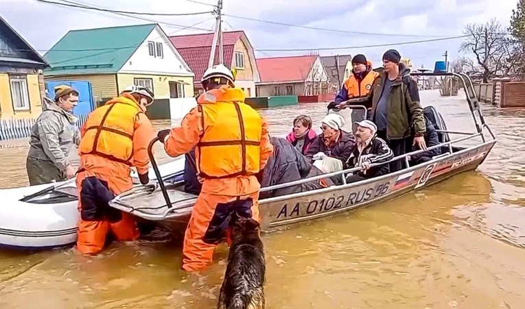 Na Uralu se naglo otopio snijeg. Rekordne poplave, Rusi proglasili izvanredno stanje