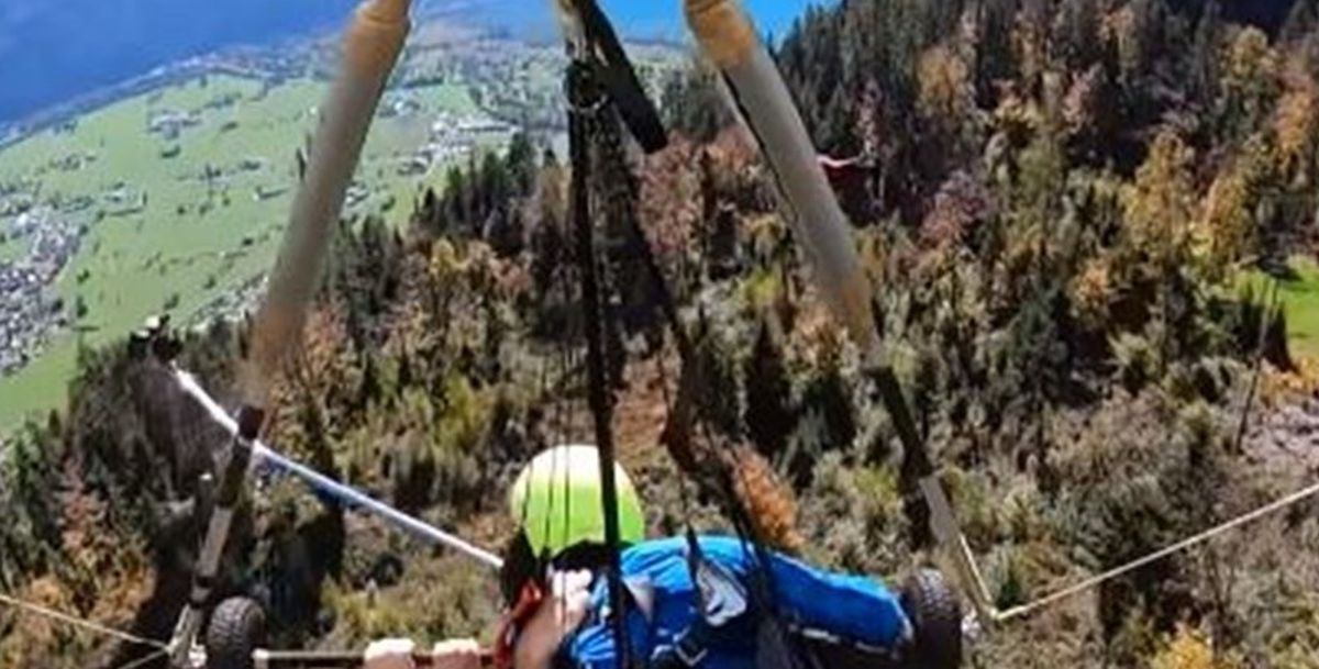 U Istri se srušio paraglajder, visio sa stabla