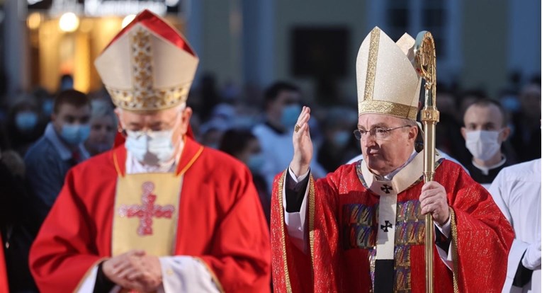 Kardinal Bozanić molio za žrtve korone