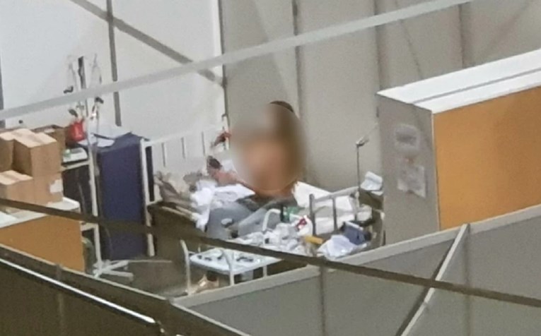 Skandal u Srbiji, masovno se širi fotografija polugole pacijentice iz covid-bolnice