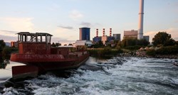 FOTO U Zagrebu se otkačio brod na Savi, zaustavio se tek kod toplane
