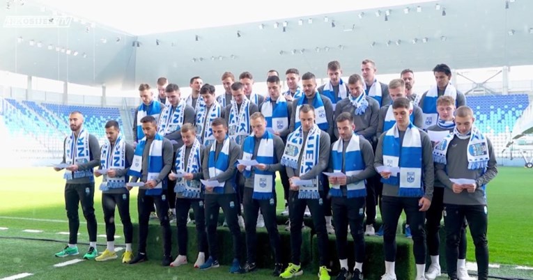 Pogledajte kako su se igrači Osijeka snašli kao pjevački zbor