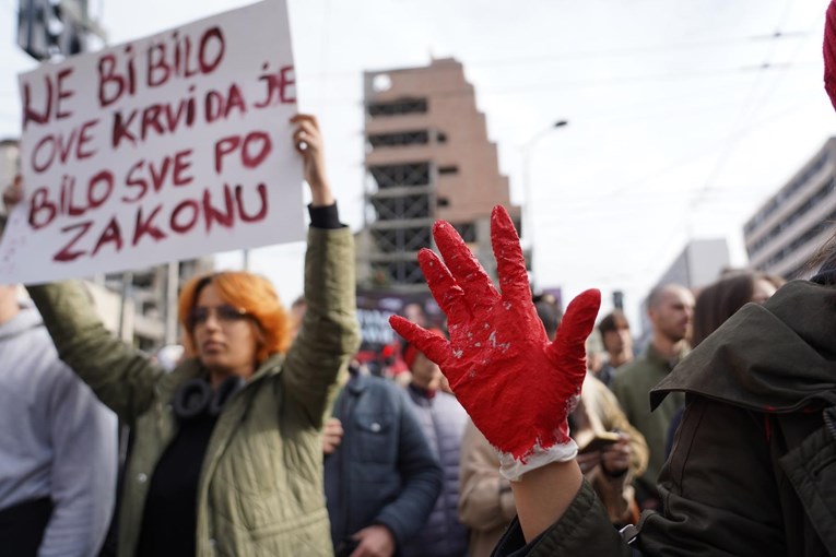 Stih Balaševića, Novosađanina, isticao se na prosvjedu u Beogradu