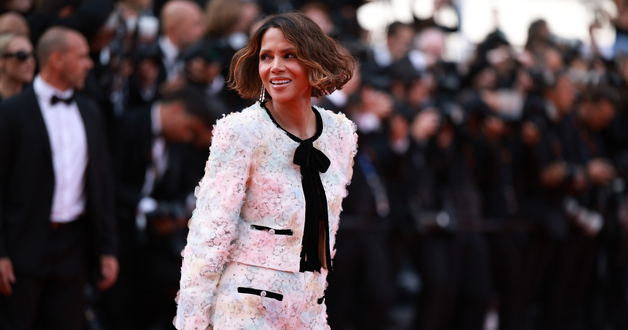 Halle Berry (60) o starenju: "Učim prihvatiti svoje novo lice i tijelo"