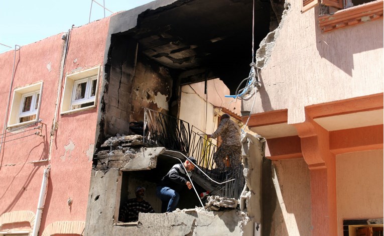 Zračni napad na prihvatni centar za migrante u Tripoliju, ubijeno 40 ljudi