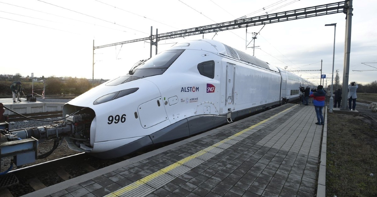 Francuska će posuditi Maroku čak 781 milijun eura za 18 vlakova. Razlog je SP 2030.