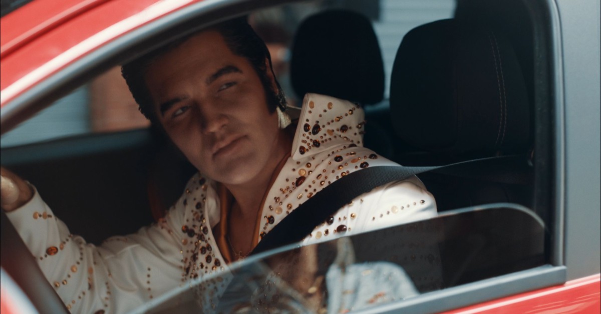 VIDEO Elvis je živ i vozi Fiat