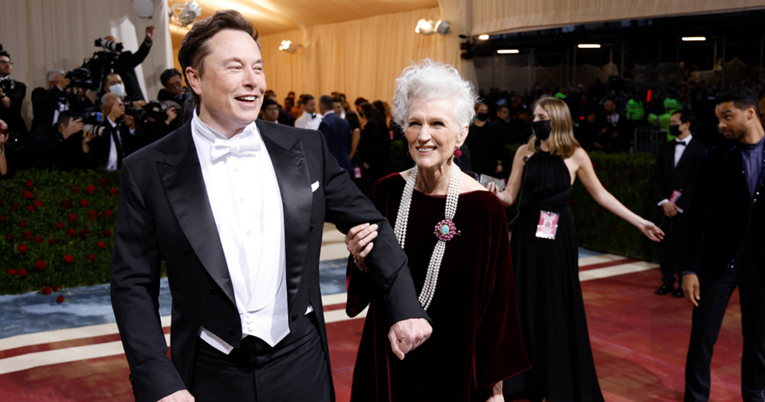 Majka Elona Muska čestitala mu rođendan fotkom iz mladosti: "Ponosna sam"
