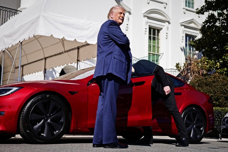 Trump reklamirao Teslu, Musk će mu donirati 100 milijuna dolara