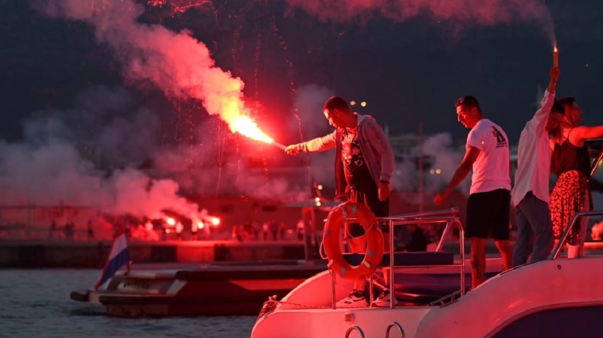 VIDEO Suze, baklje i sirene za Mateja u Splitu. Otac Nenad poslao emotivnu poruku