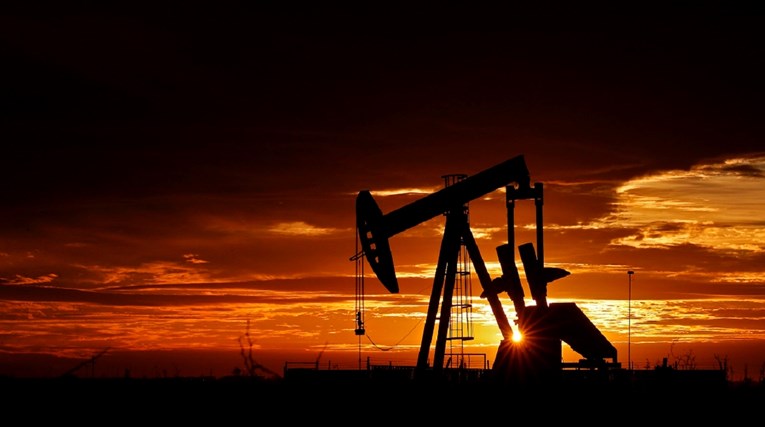 Cijene nafte prošloga tjedna pale više od 2 posto