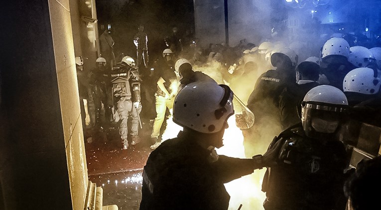 Chaos in Belgrade: This is the state of war, people are lying on the streets in blood