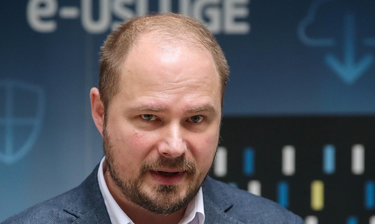 Tomaševićev zamjenik ima koronu. Cijepljen je s tri doze, ima blage simptome