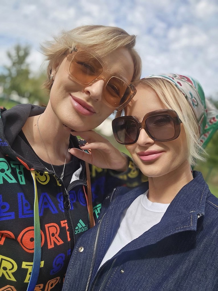 Danijela Martinović objavila rijetku fotografiju s mlađom sestrom: "Nas dvi"