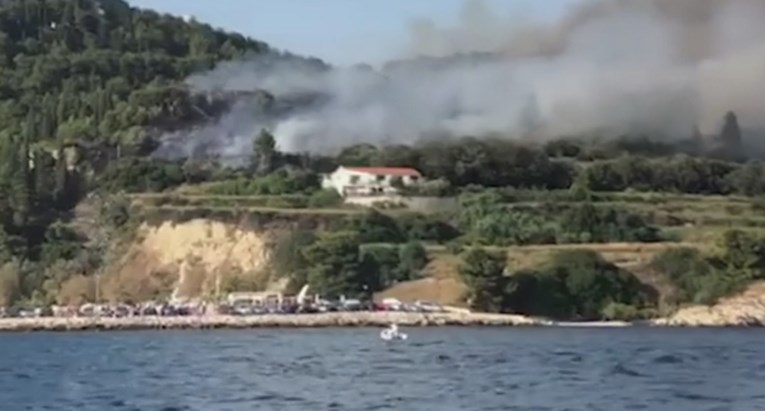 Kako je izbio požar u Splitu? Nađena boca, snimljen auto stranih tablica