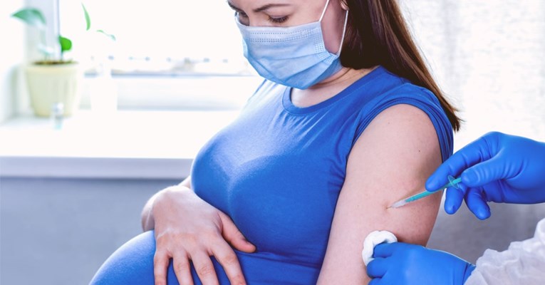 Više trudnica kritično zbog covida. Što liječnici kažu o cijepljenju trudnica?