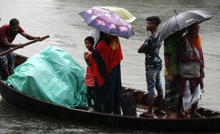 Broj mrtvih u ciklonu Bulbul porastao na 14