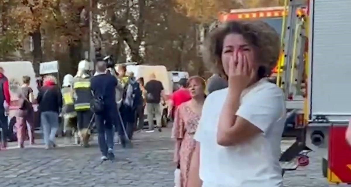 Objavljena snimka trenutka kad je tijelo curice (9) izvučeno iz ruševina u Lavovu