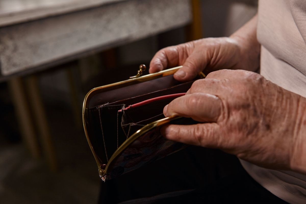 Lažni bankari prevarili ženu (84) u Donjem Miholjcu. Odnijeli joj 4830 eura