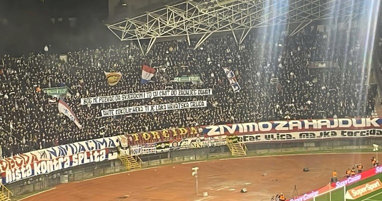 FOTO Torcida odala počast preminulom heroju Domovinskog rata