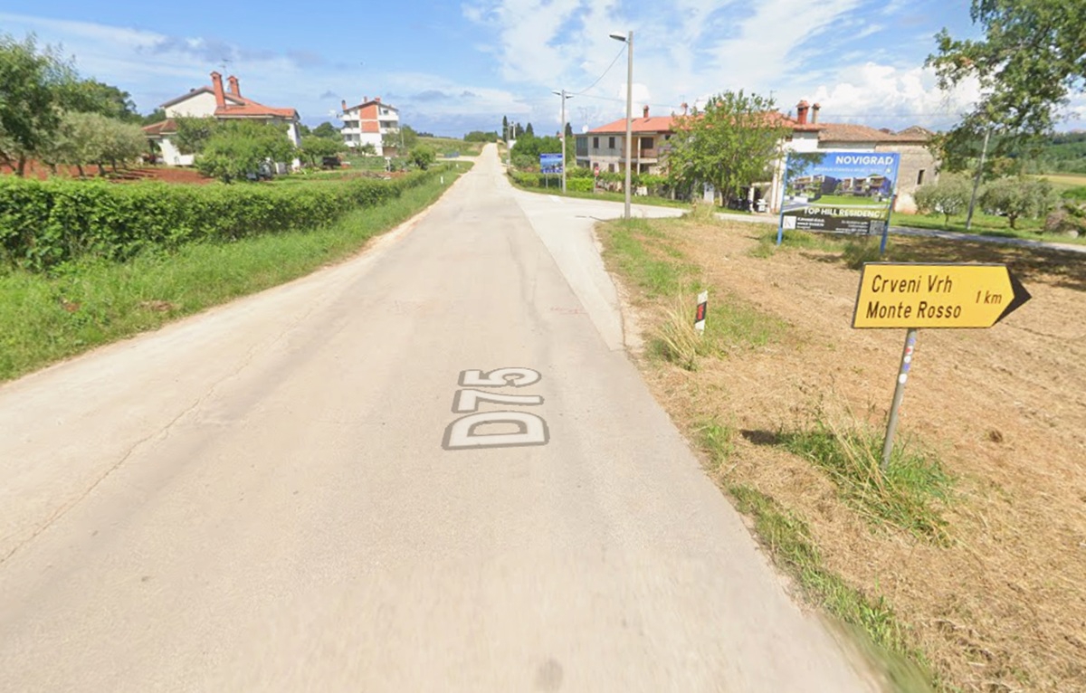 Motociklist nakon sudara u Istri kacigom napao vozača automobila