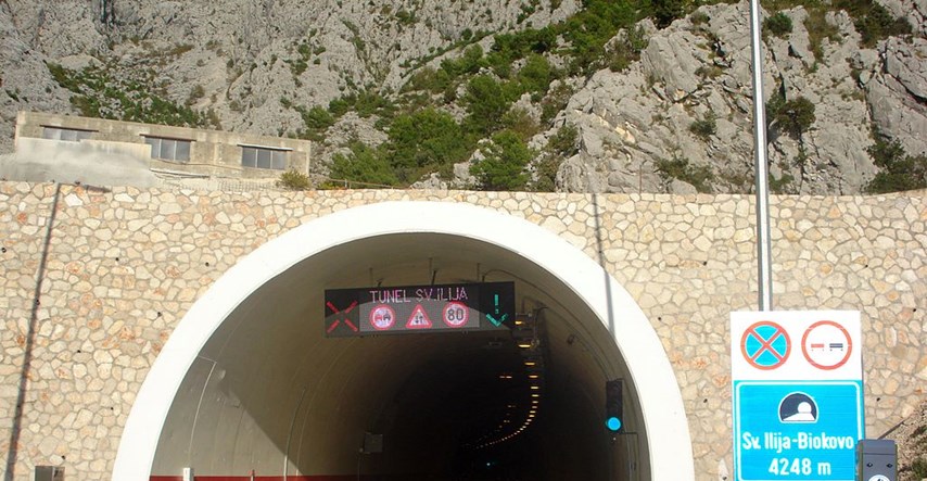Zapalio se autobus u tunelu Sveti Ilija, svi putnici evakuirani