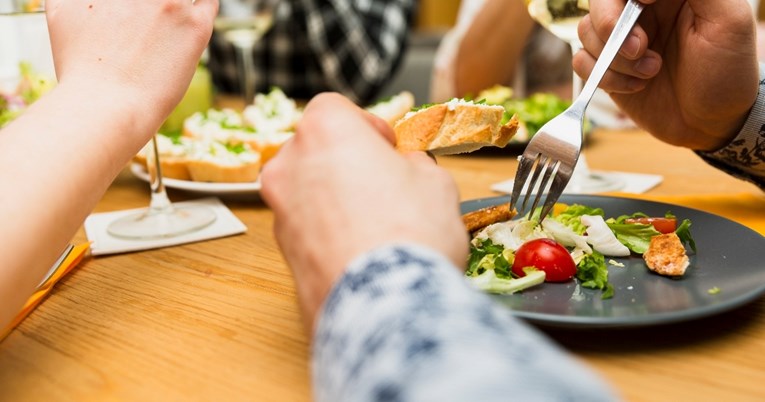 Konzumacija hrane samo danju mogla bi zaštititi zdravlje onih koji rade u smjenama