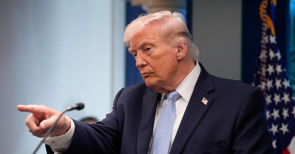 Trump prijeti zatvorom novinaru zbog curenja informacija o pilotu u Iranu