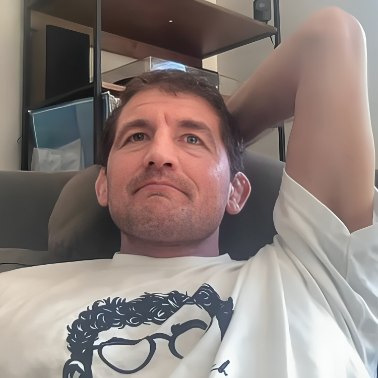 Bio je MMA zvijezda. Sad pije 40 tableta dnevno, ima nova pluća i vraća se životu