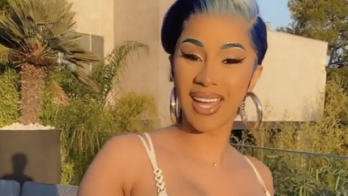 Cardi B se skinula zbog fotošopirane fotke na kojoj joj guza izgleda loše